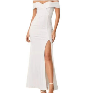 Lulu's Song of Love Floor Length Off Shoulder White Gown Size Small